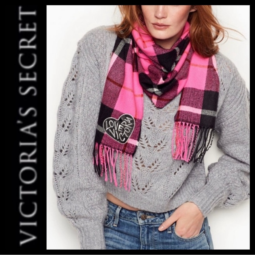 NWOT VS Winter Angel Signature Pink Plaid Scarf